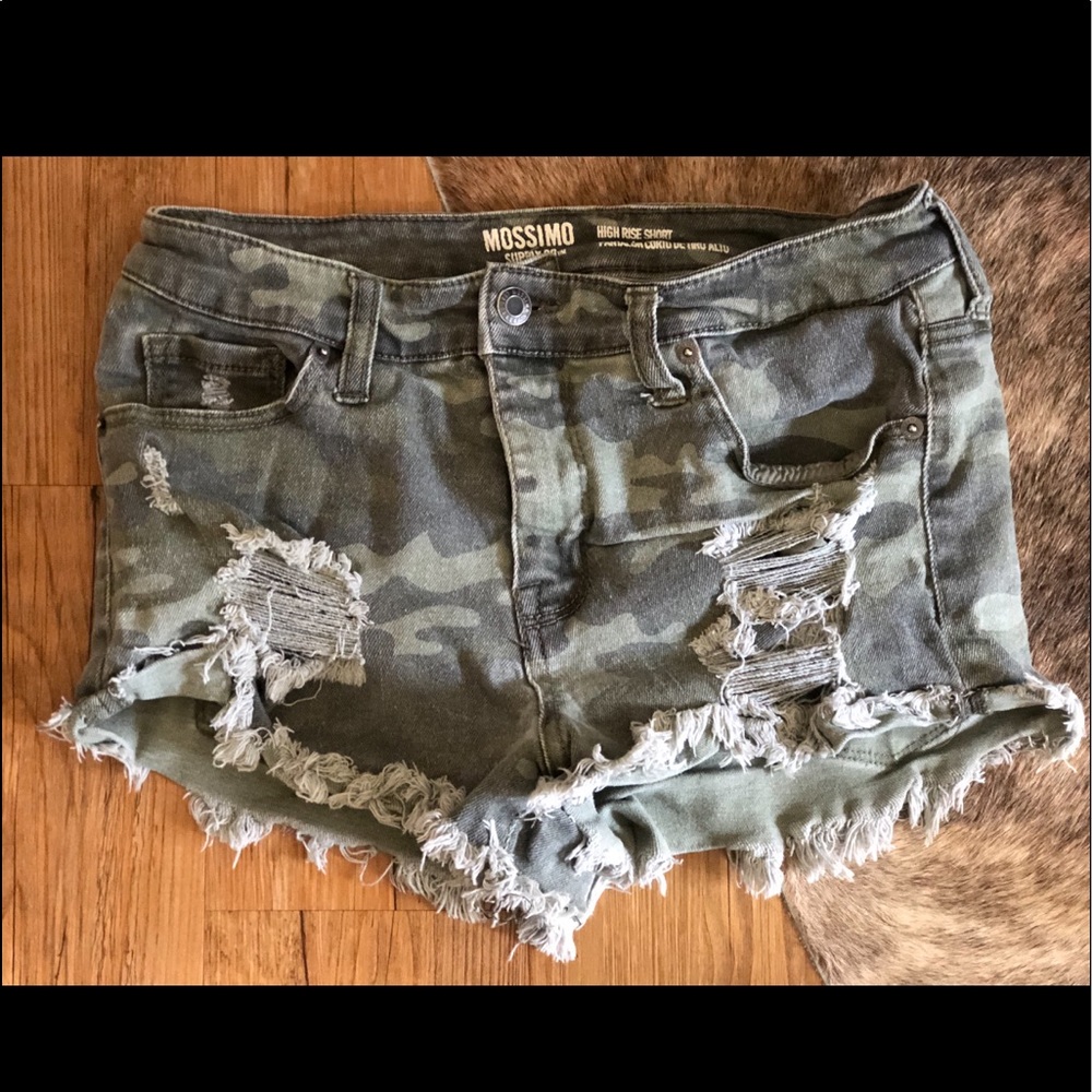 Mossimo Supply Camo shorts